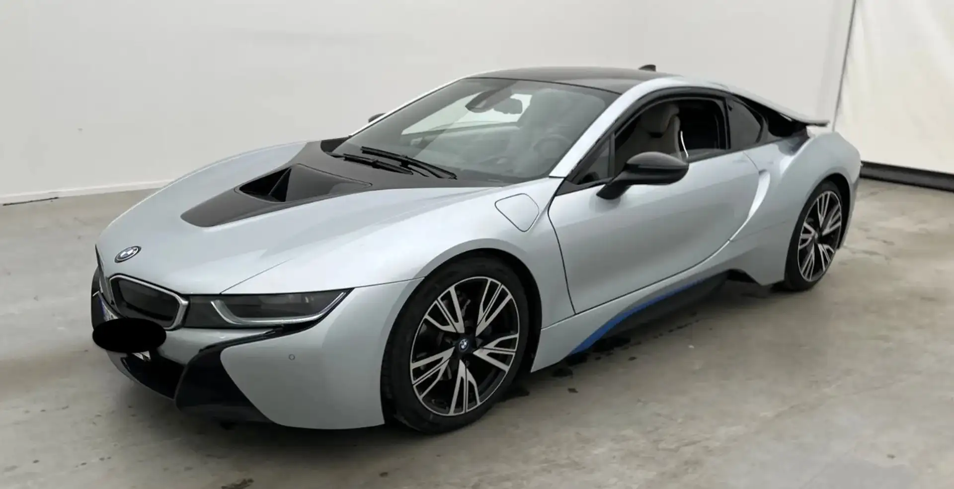 BMW i8 Pure Impulse Silber - 2