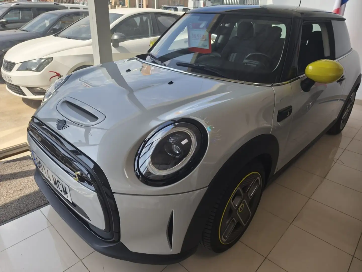 MINI Cooper SE Plateado - 2