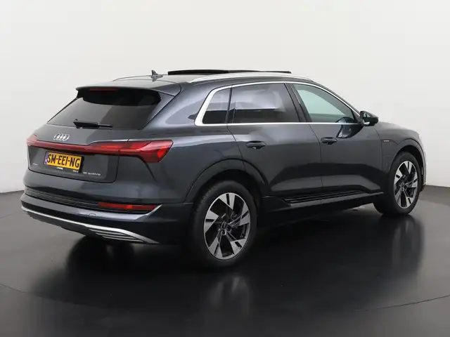 Audi E-Tron view 4