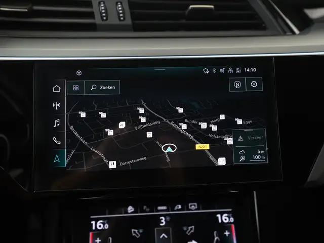 Audi E-Tron view 12