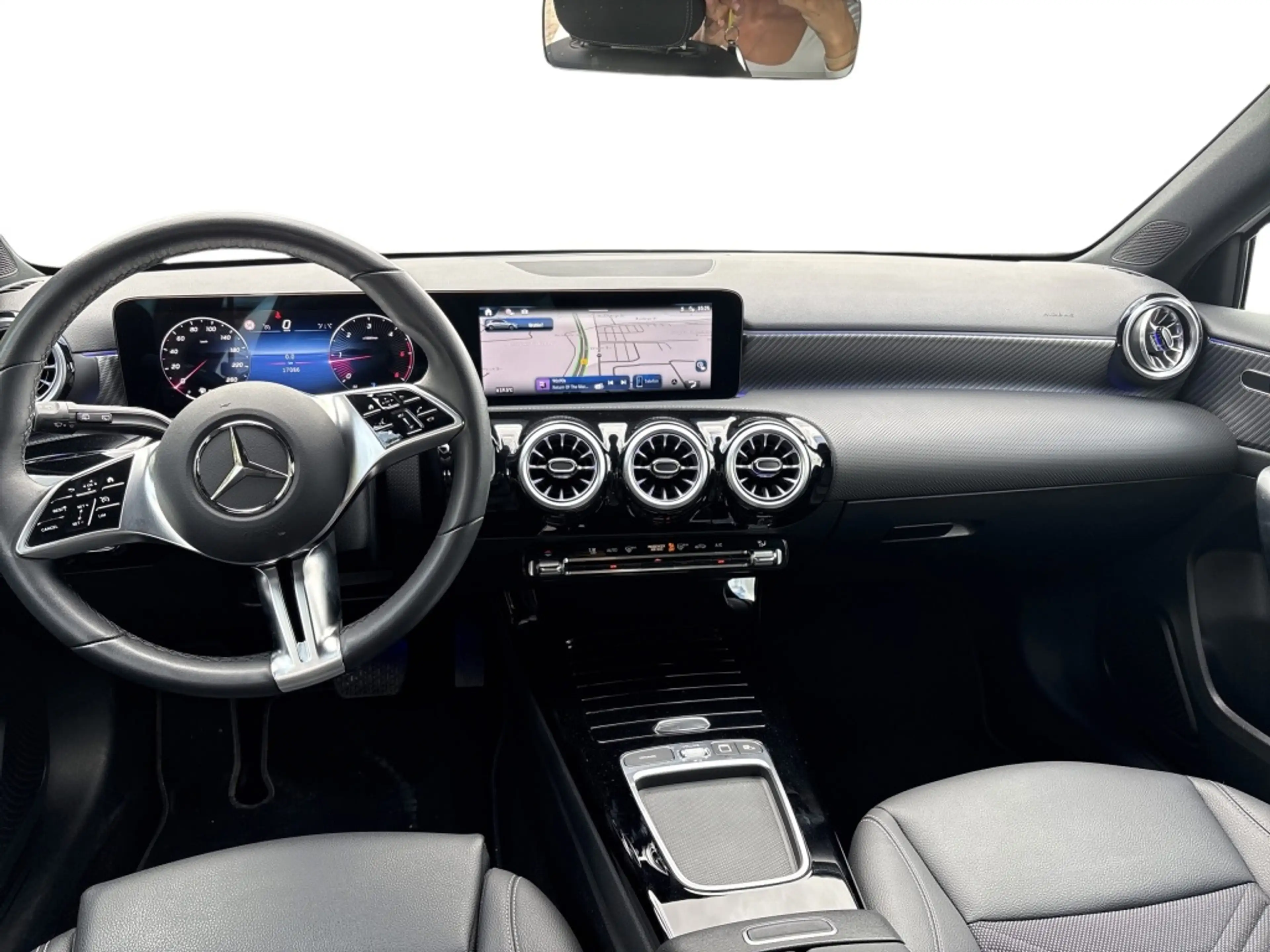 Mercedes-Benz A 220 d Progressive Night Panorama Multibeam — photo 8
