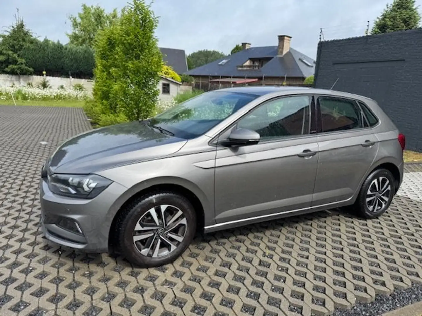 Volkswagen Polo 1.0 TSi United OPF DSG (EU6AP) Grijs - 2