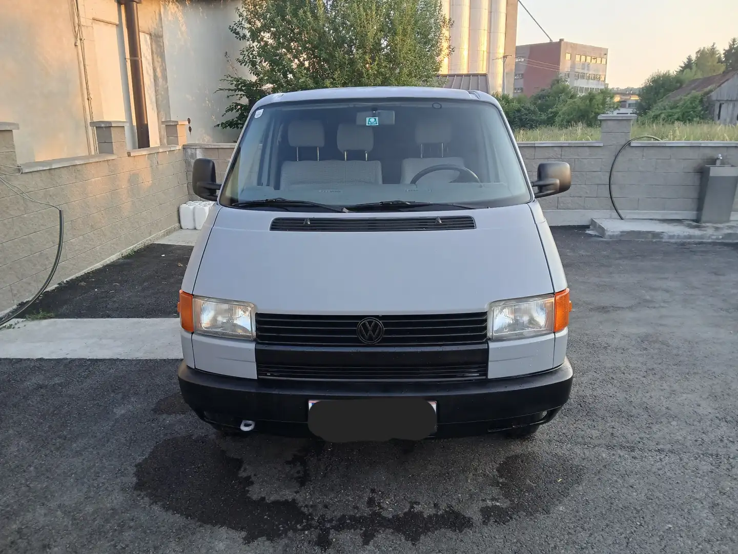 Volkswagen T4 Caravelle 3-3-3 Syncro Ds. Grau - 1