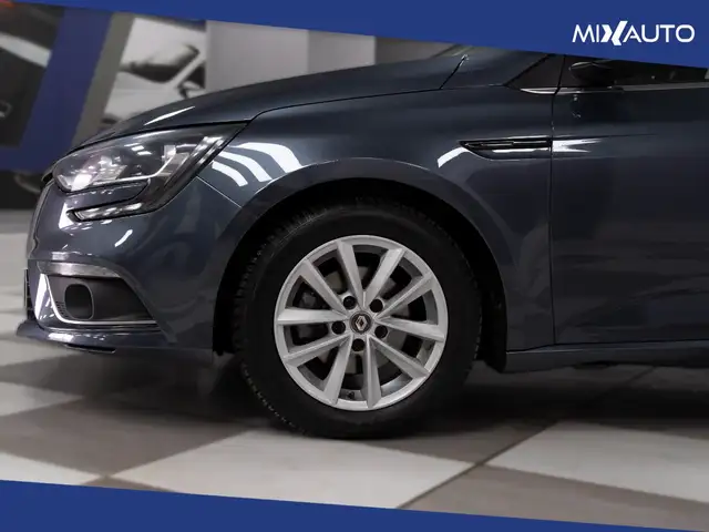 Renault Megane view 8