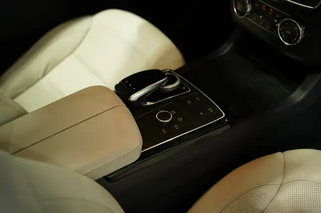 Mercedes-Benz Gle Class view 14