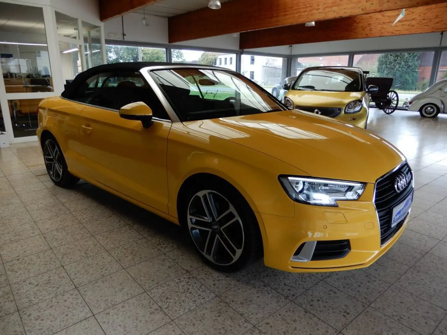 Audi A3 TFSI Cabrio S tronic sport Navi , Xenon ,Rüfa Jaune - 2