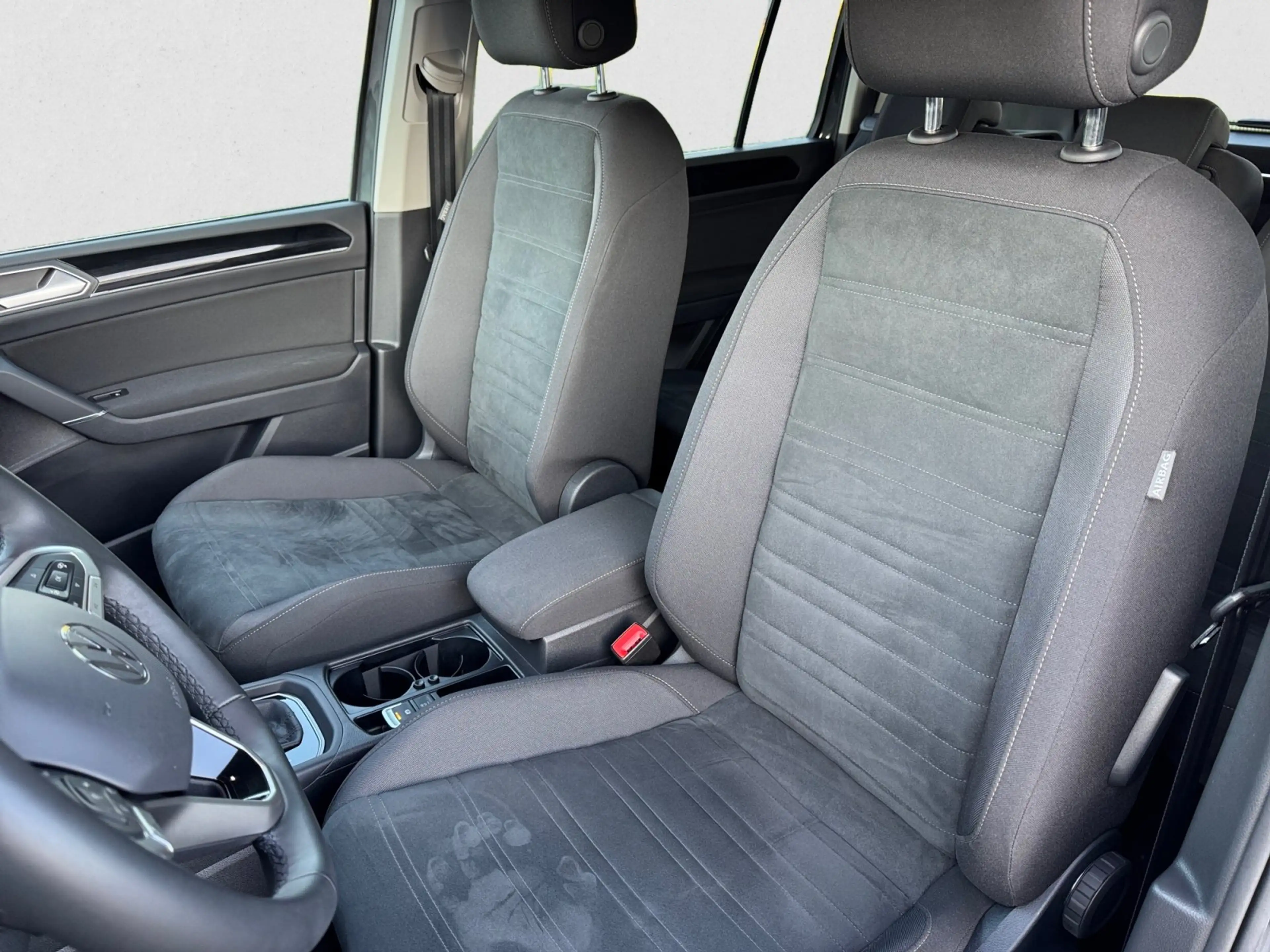 Volkswagen Touran Highline TSI DSG|7 SITZE|AHK|el.HECK|NAVI — photo 9
