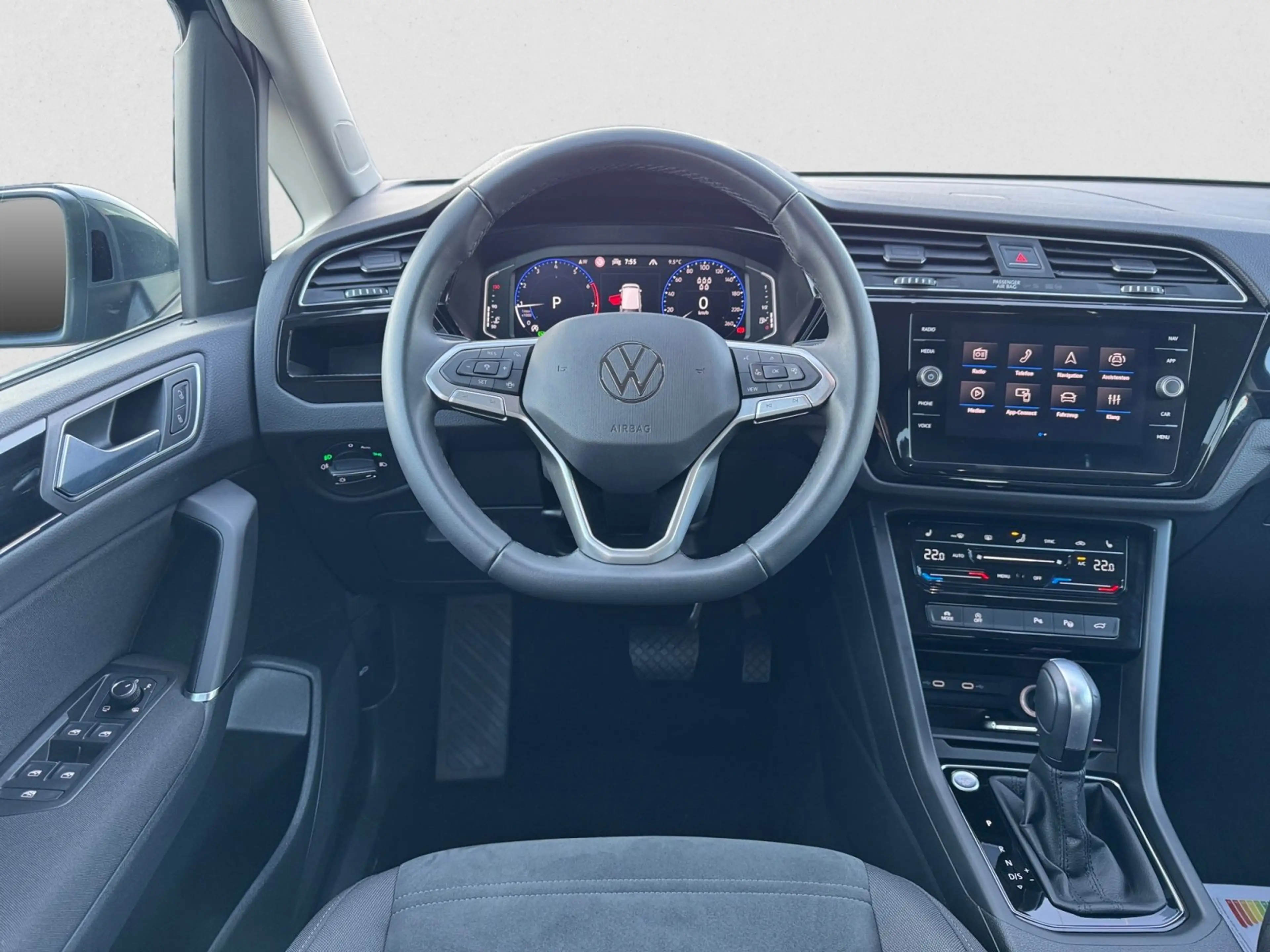 Volkswagen Touran Highline TSI DSG|7 SITZE|AHK|el.HECK|NAVI — photo 11