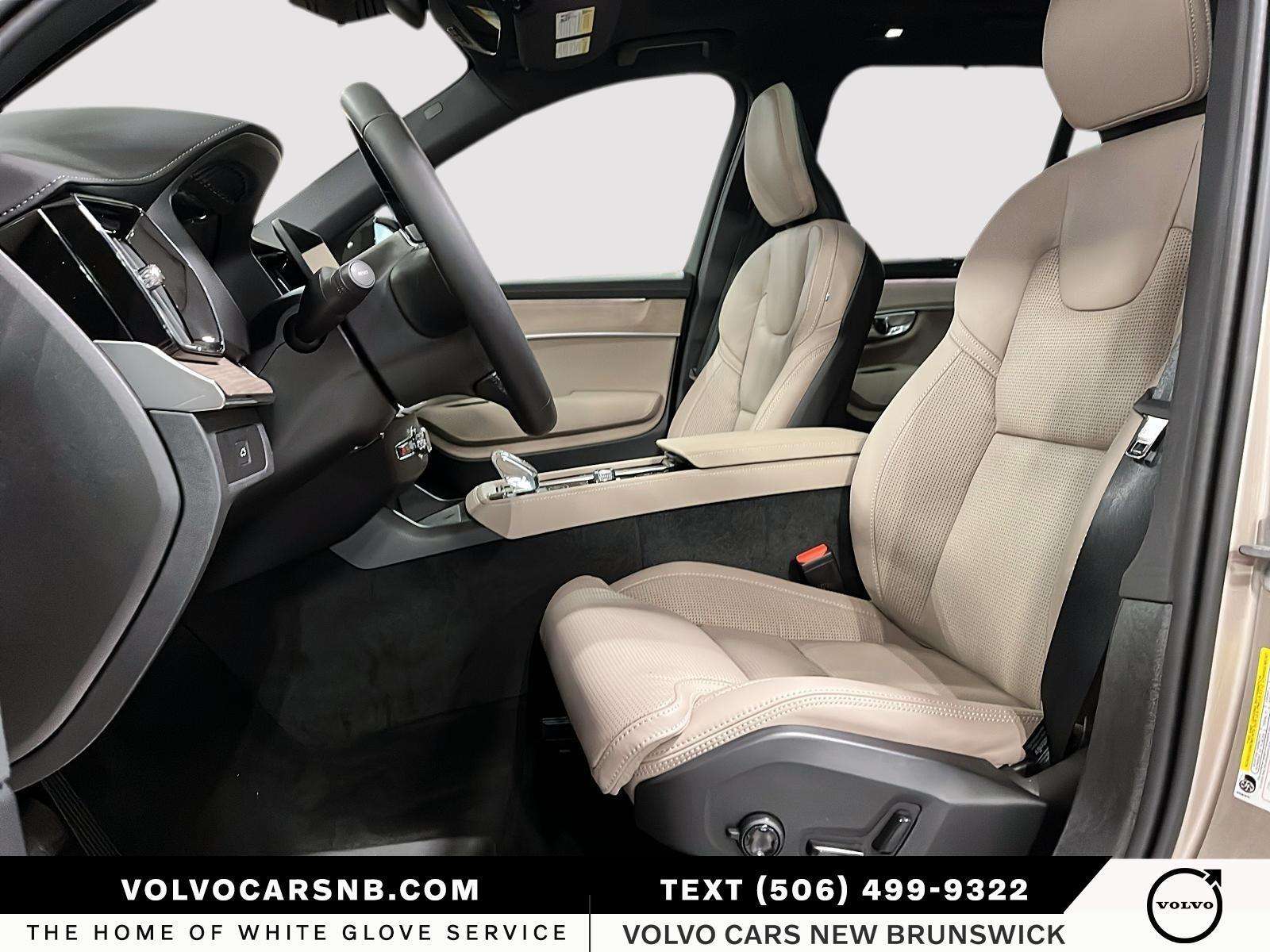 2026 Volvo XC90 B6 Ultra Bright Theme thumb 8