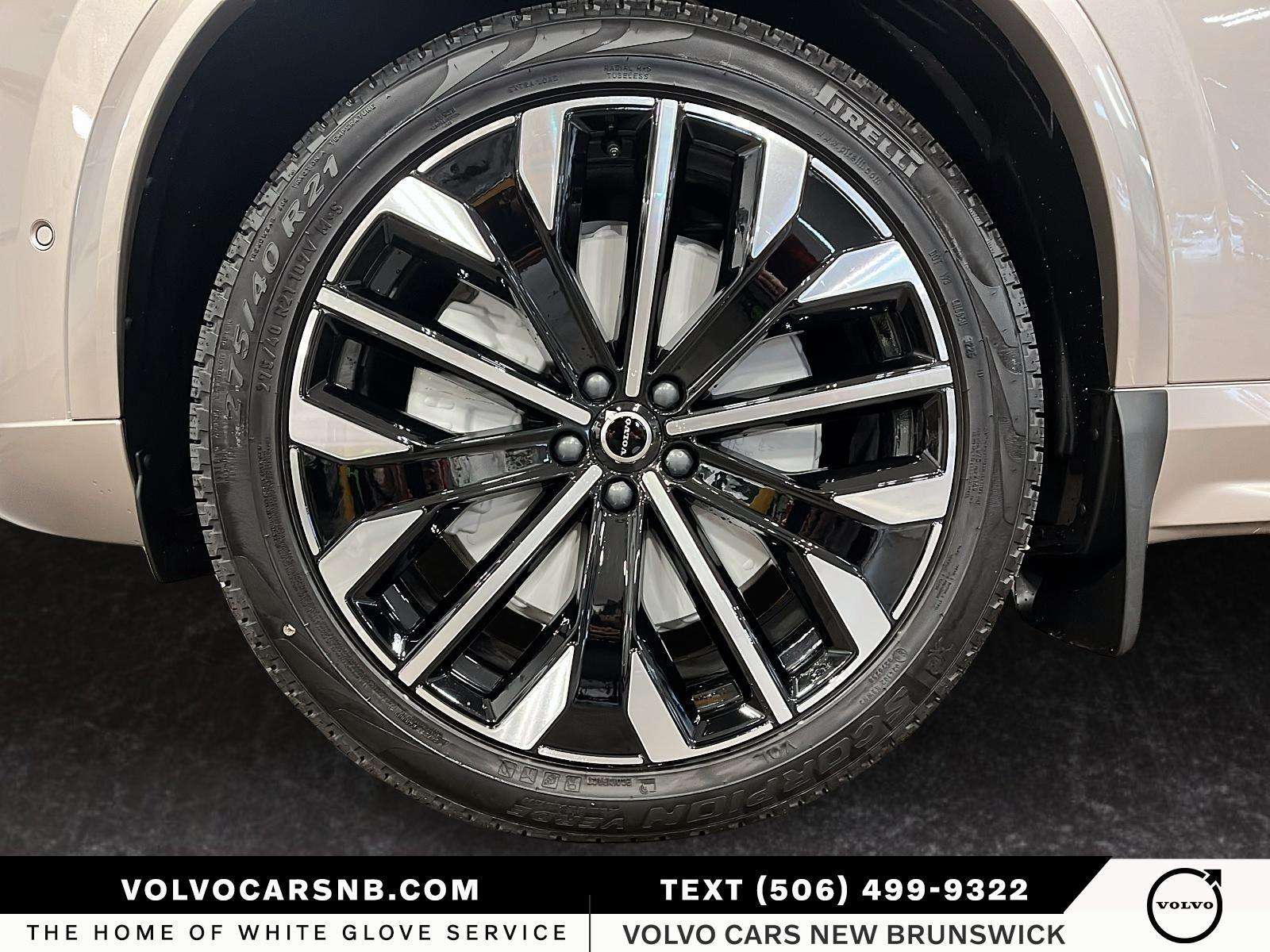 2026 Volvo XC90 B6 Ultra Bright Theme thumb 7