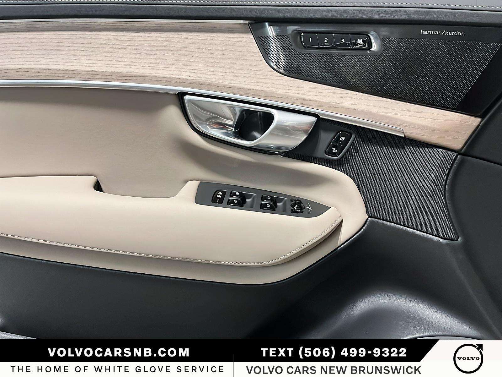 2026 Volvo XC90 B6 Ultra Bright Theme thumb 12