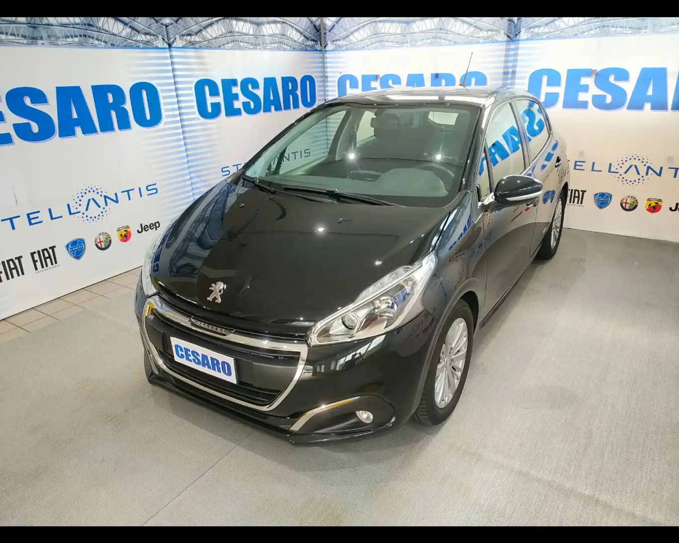 Peugeot 208 5 Porte 1.2 PureTech Active Nero - 2