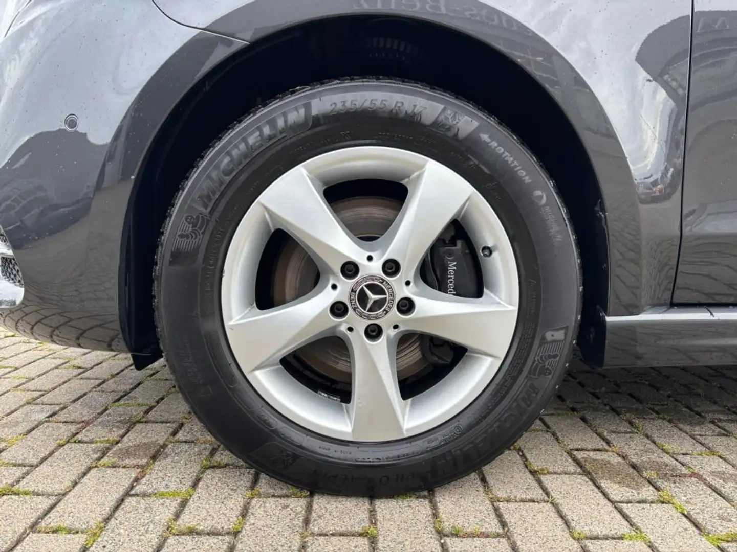 Mercedes-Benz V 300 d 4MATIC EDITION AMG LED+STHZG+AHK+LIEGE+DISTR Grau - 2