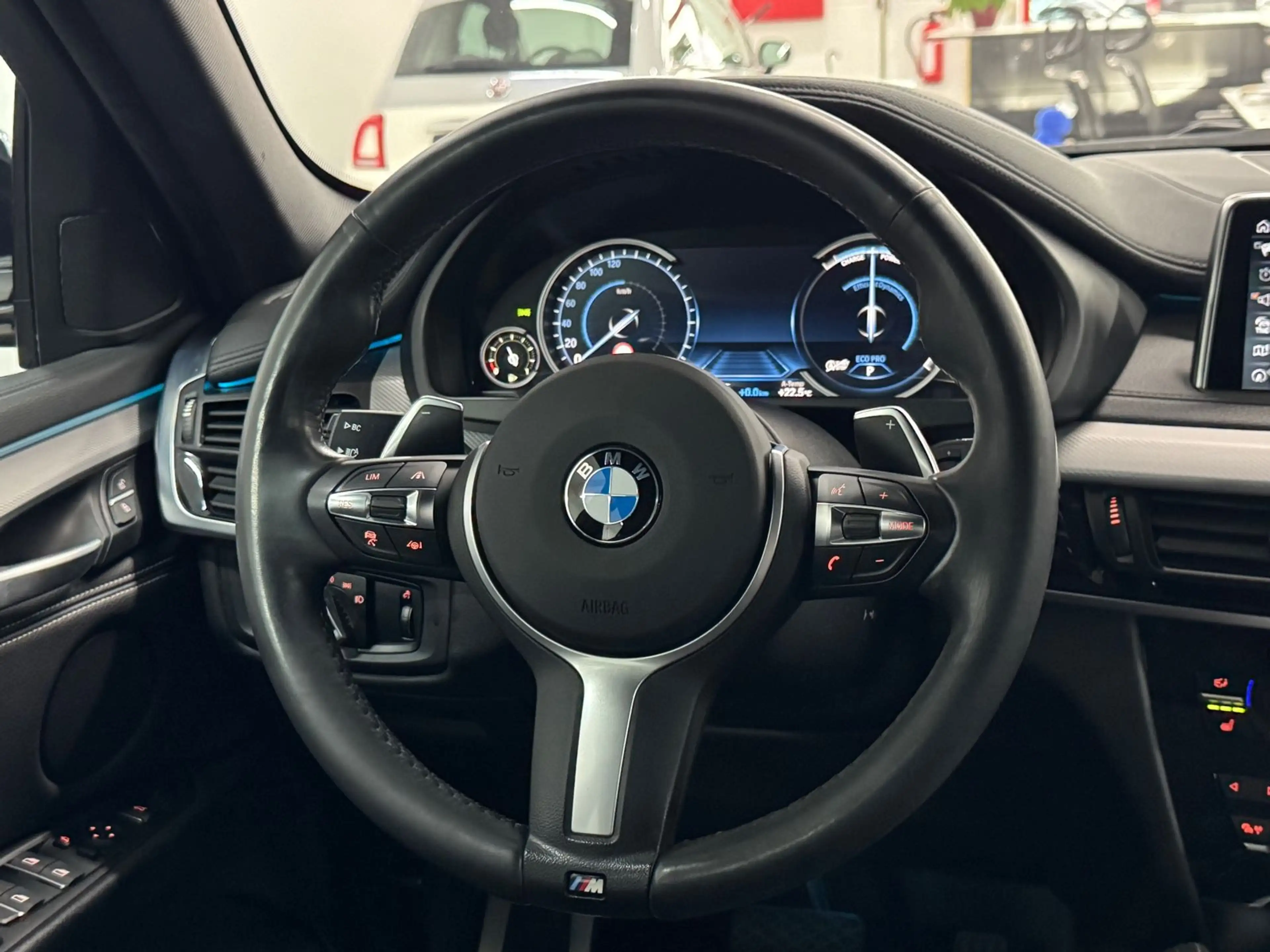 BMW X6 xDrive 30 d AHK/M-Perf./LED/HiFi/U-FREI/TOP! — photo 13