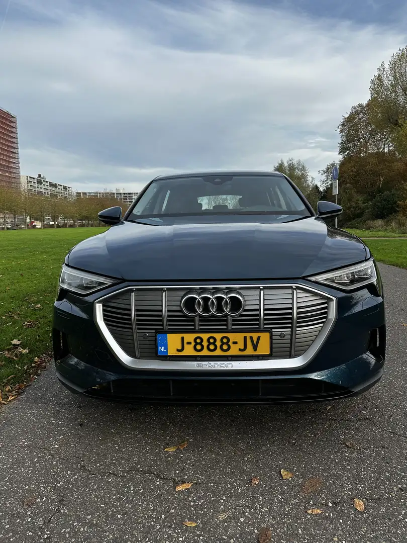 Audi e-tron quattro edition Blue - 2