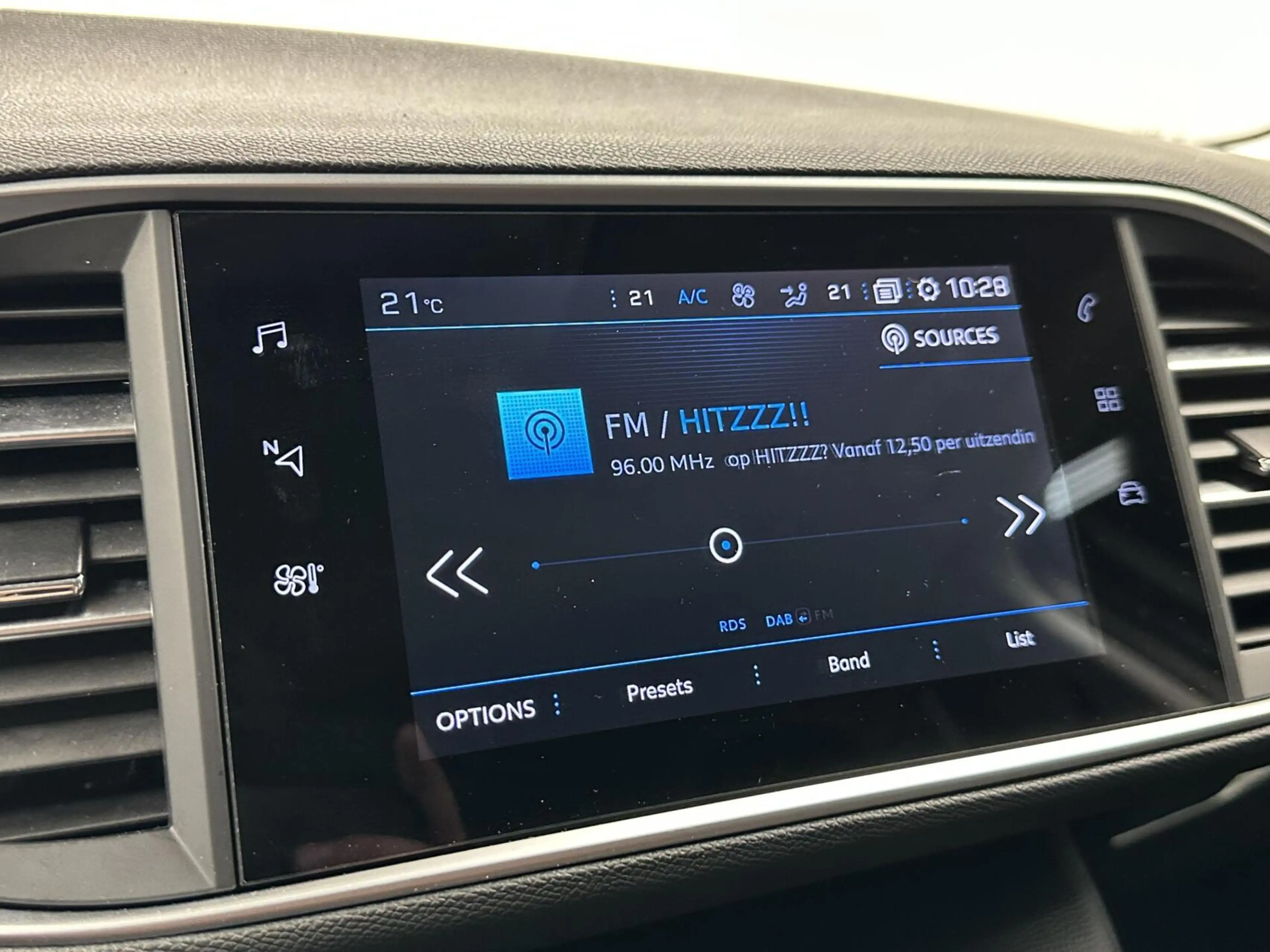 Peugeot 308 SW 1.2 PureTech Blue Lease Active CARPLAY LM NAVI — photo 30