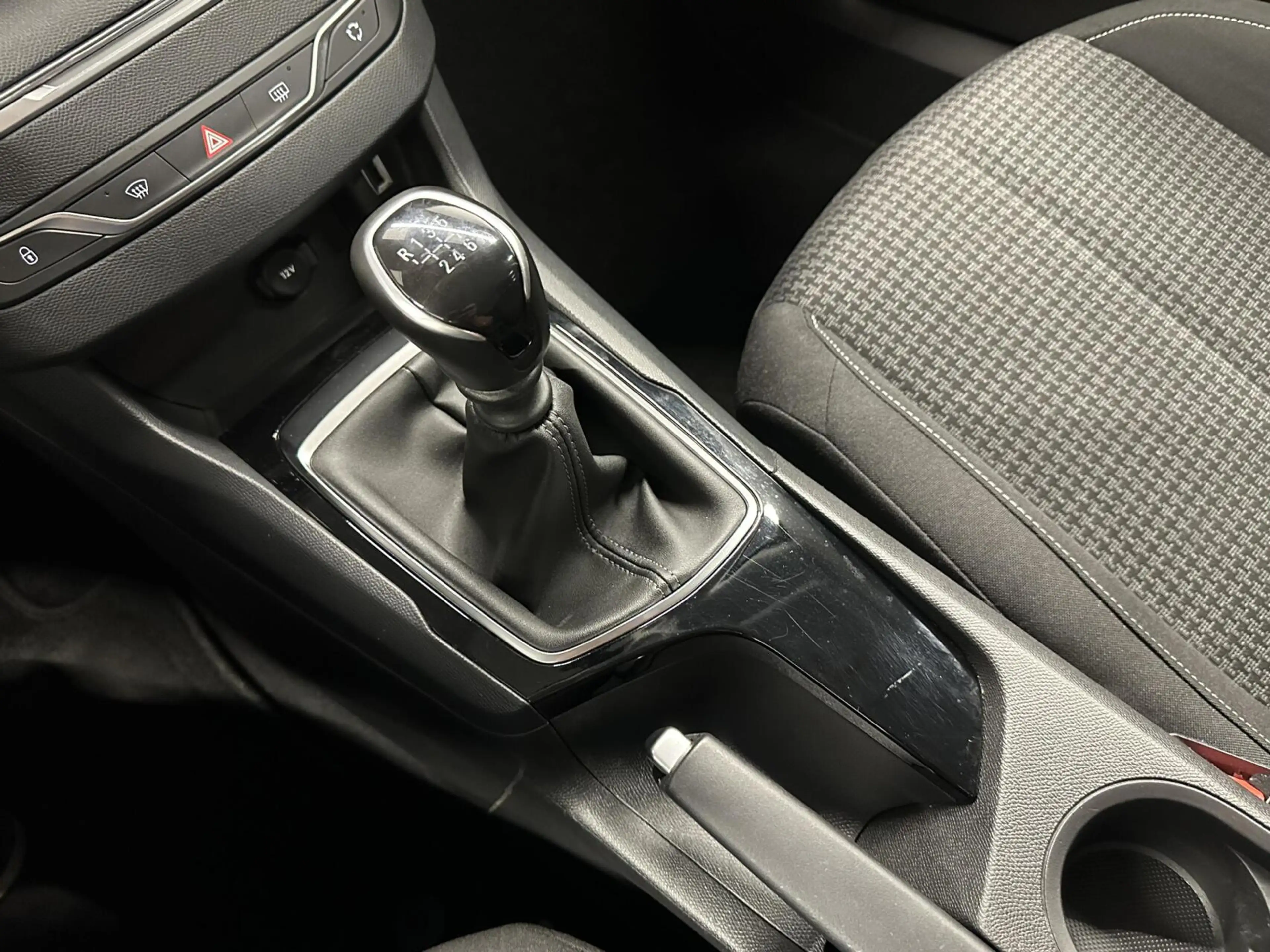 Peugeot 308 SW 1.2 PureTech Blue Lease Active CARPLAY LM NAVI — photo 31