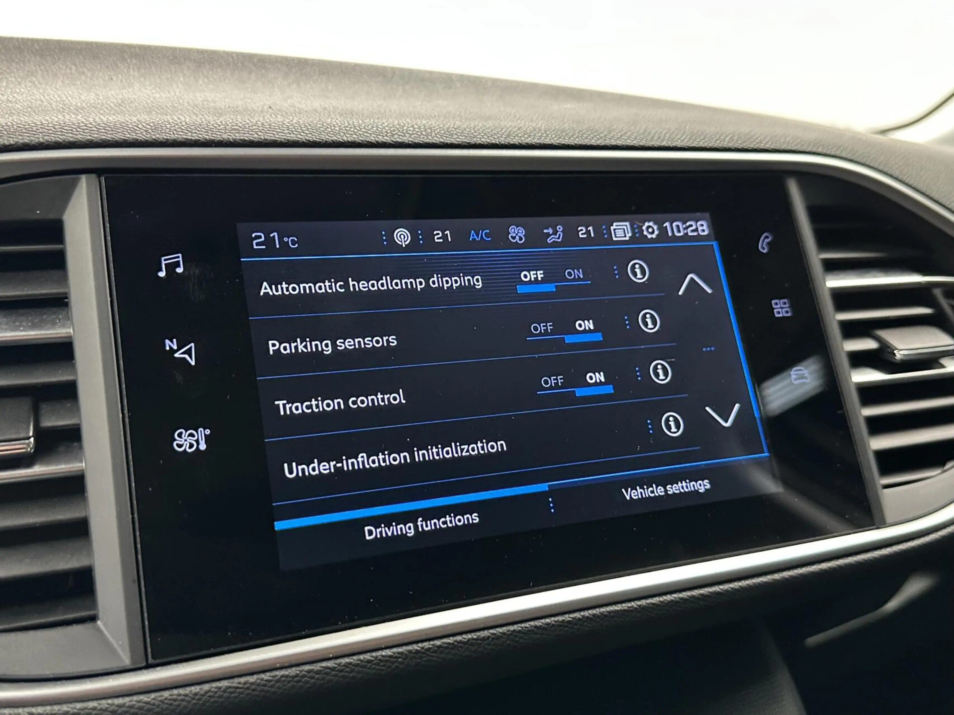Peugeot 308 SW 1.2 PureTech Blue Lease Active CARPLAY LM NAVI — photo 26