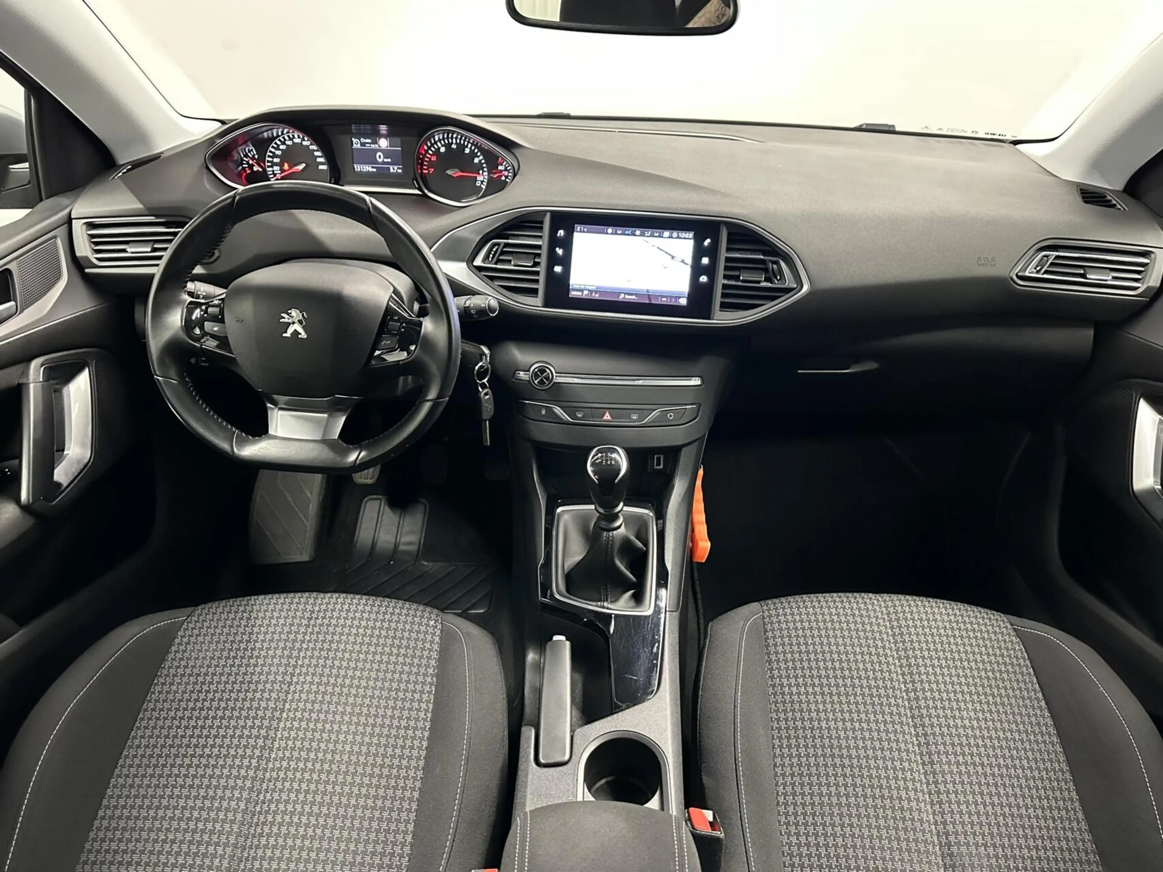 Peugeot 308 SW 1.2 PureTech Blue Lease Active CARPLAY LM NAVI — photo 2