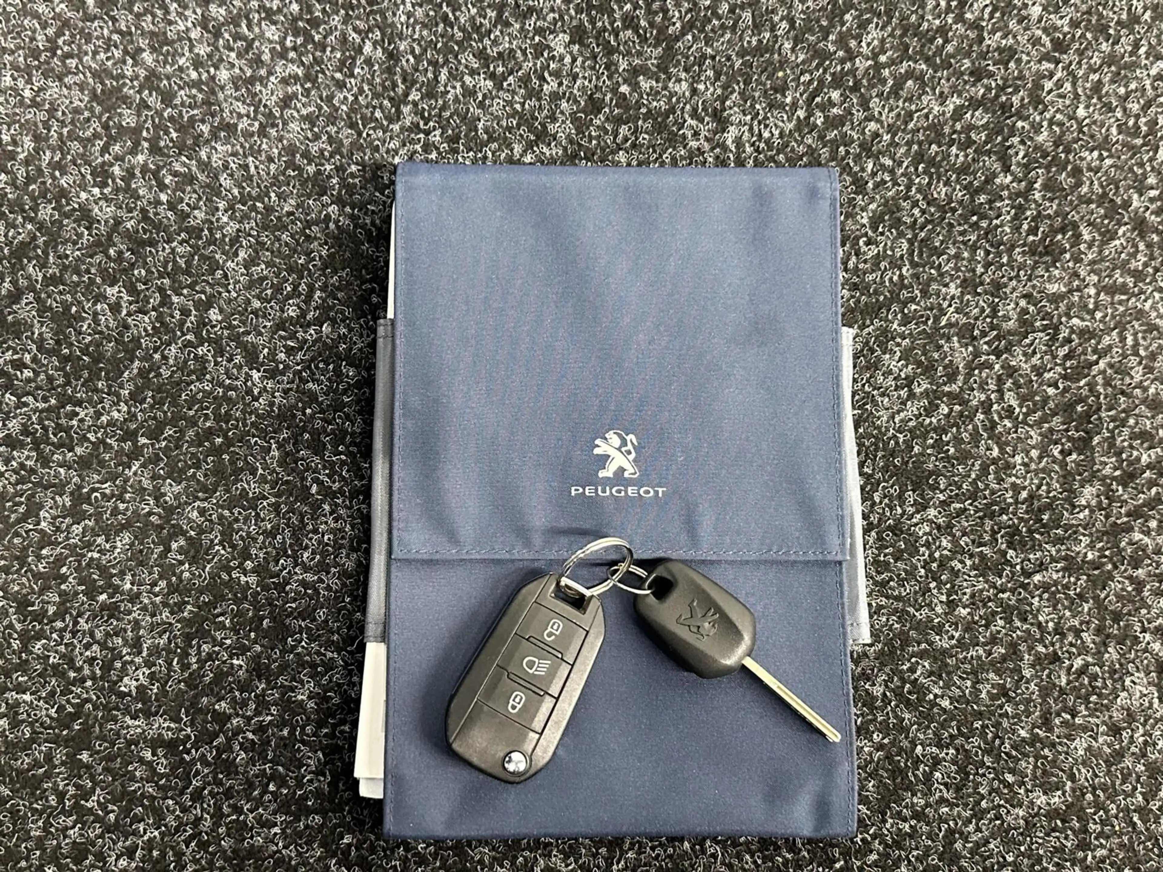 Peugeot 308 SW 1.2 PureTech Blue Lease Active CARPLAY LM NAVI — photo 35