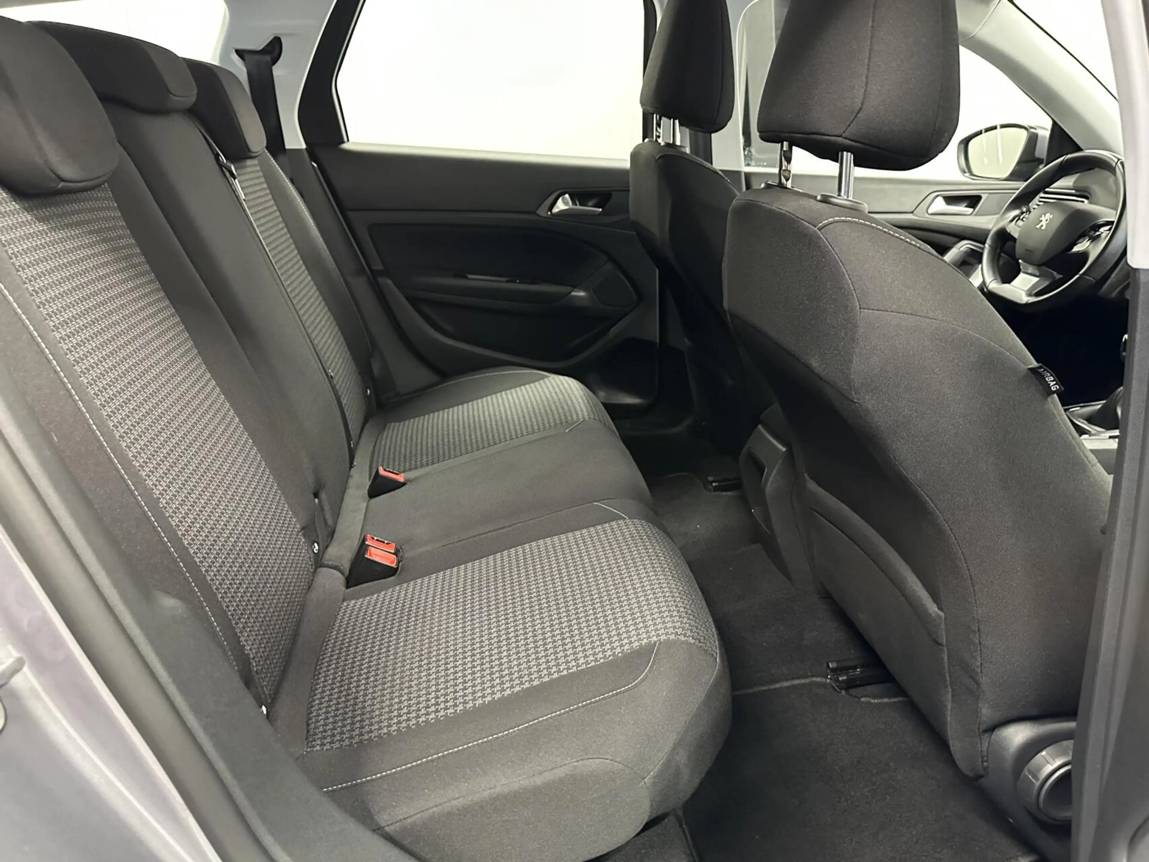 Peugeot 308 SW 1.2 PureTech Blue Lease Active CARPLAY LM NAVI — photo 13