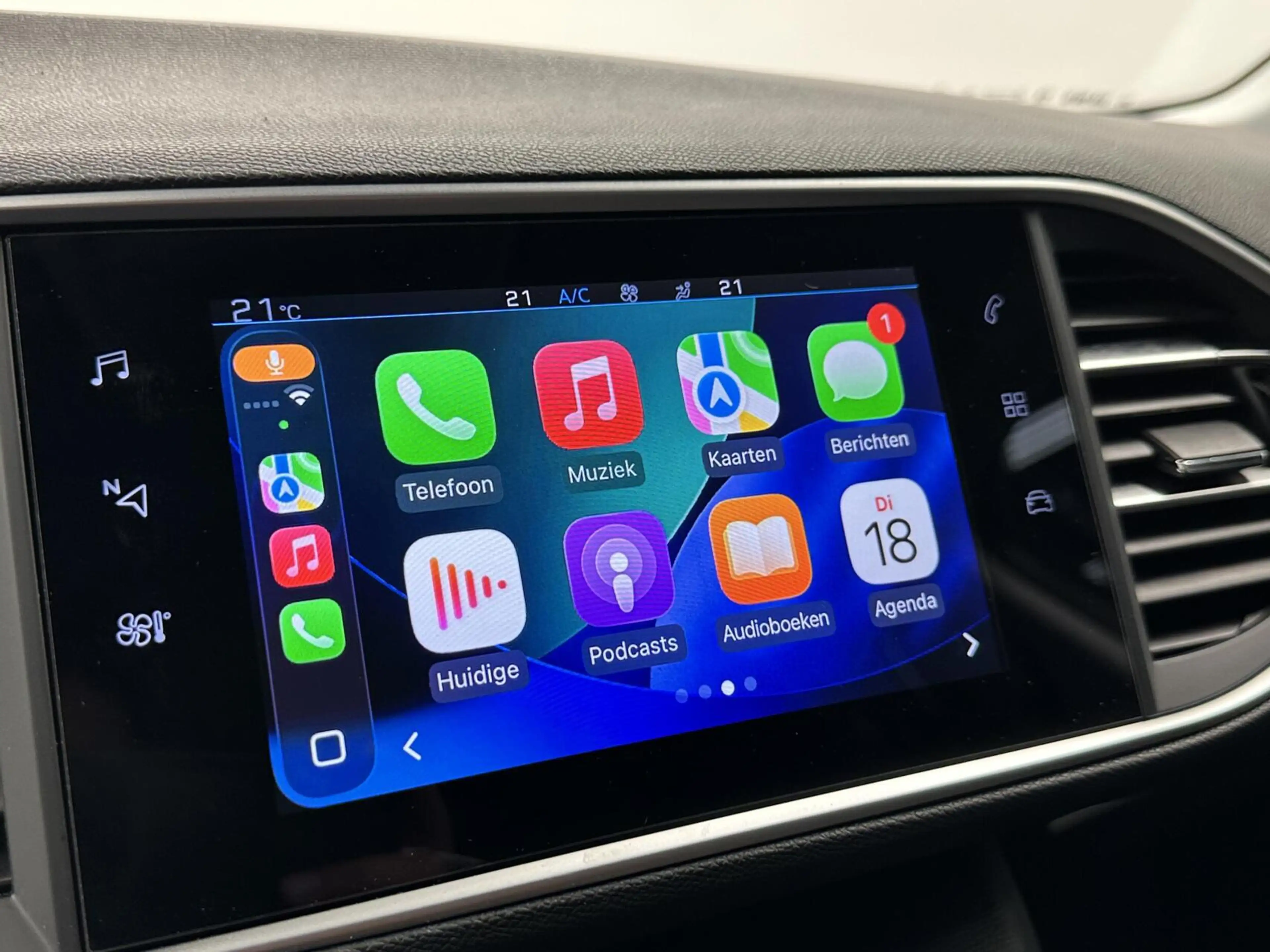 Peugeot 308 SW 1.2 PureTech Blue Lease Active CARPLAY LM NAVI — photo 24