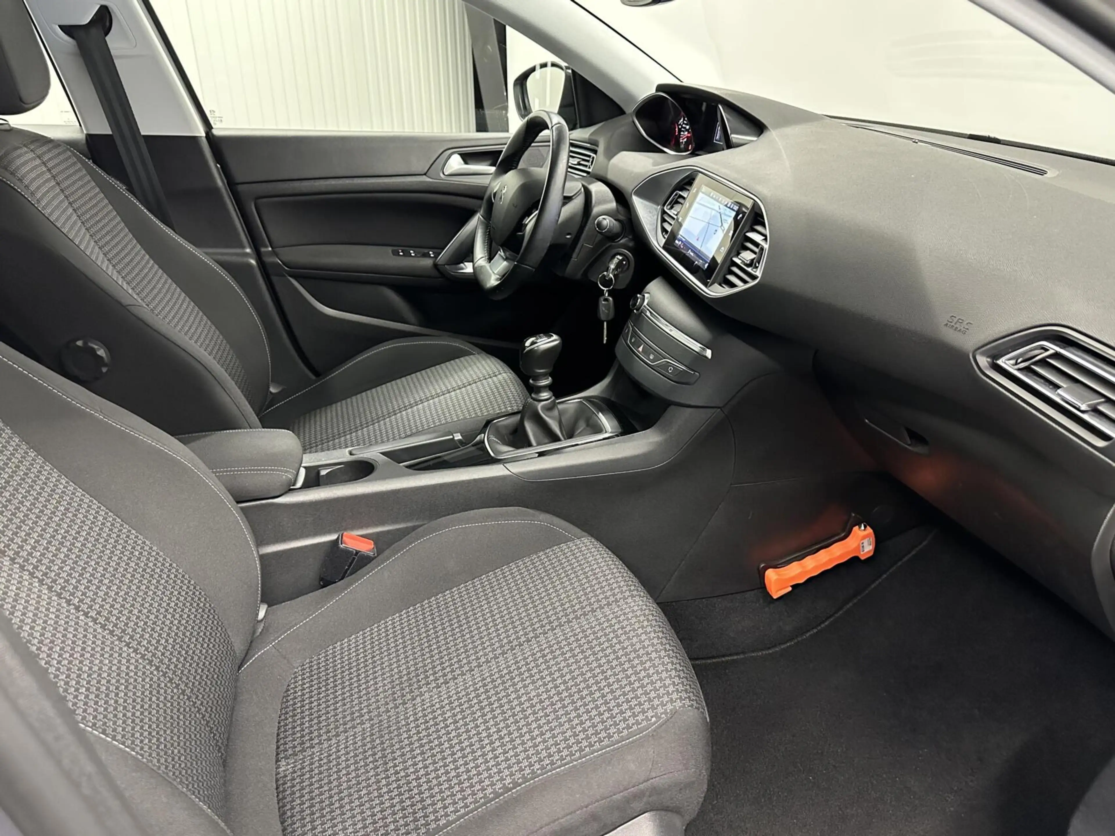 Peugeot 308 SW 1.2 PureTech Blue Lease Active CARPLAY LM NAVI — photo 11