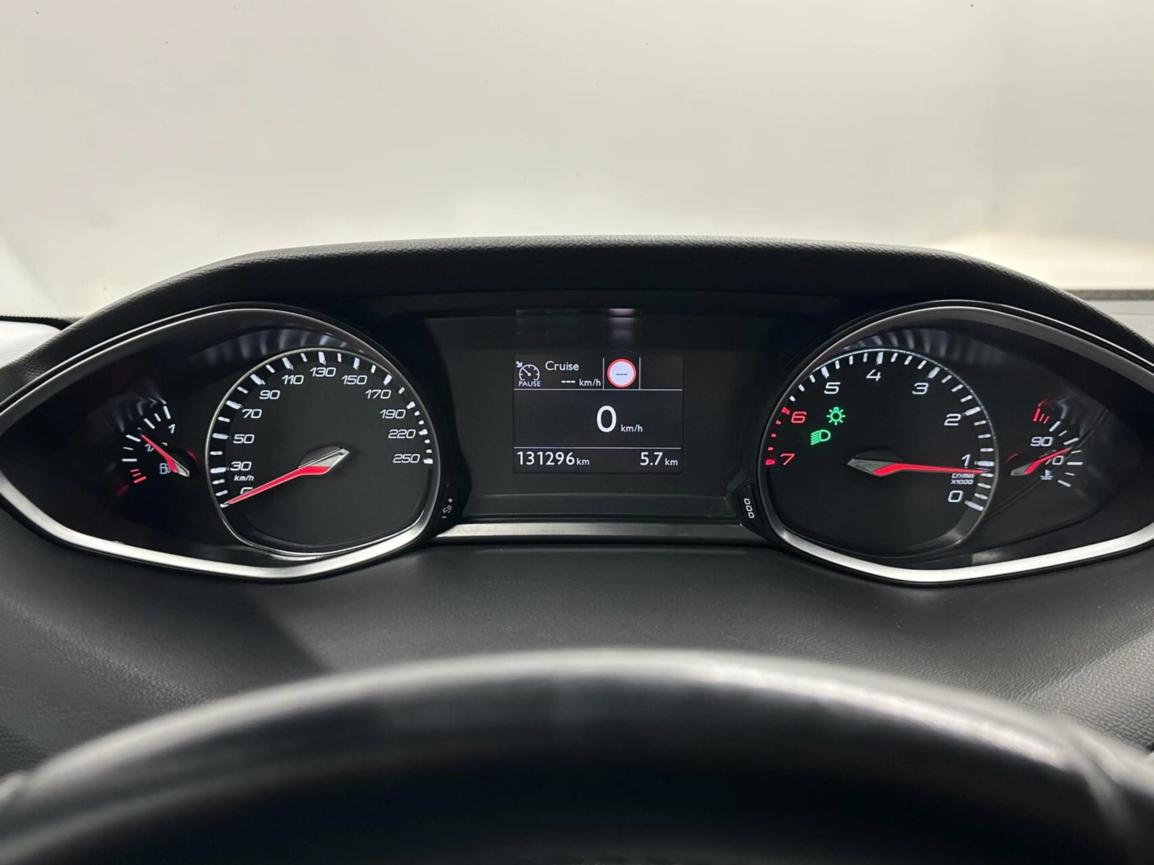 Peugeot 308 SW 1.2 PureTech Blue Lease Active CARPLAY LM NAVI — photo 23