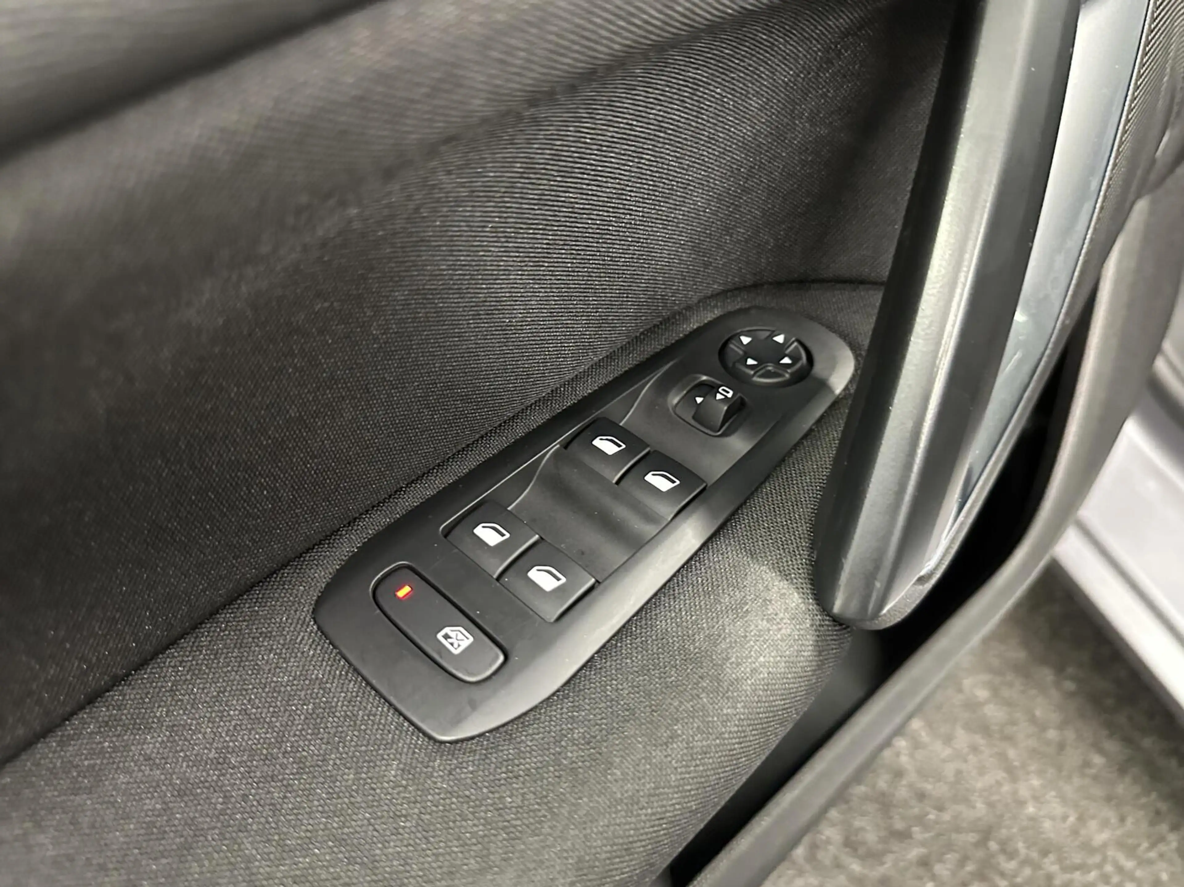 Peugeot 308 SW 1.2 PureTech Blue Lease Active CARPLAY LM NAVI — photo 15