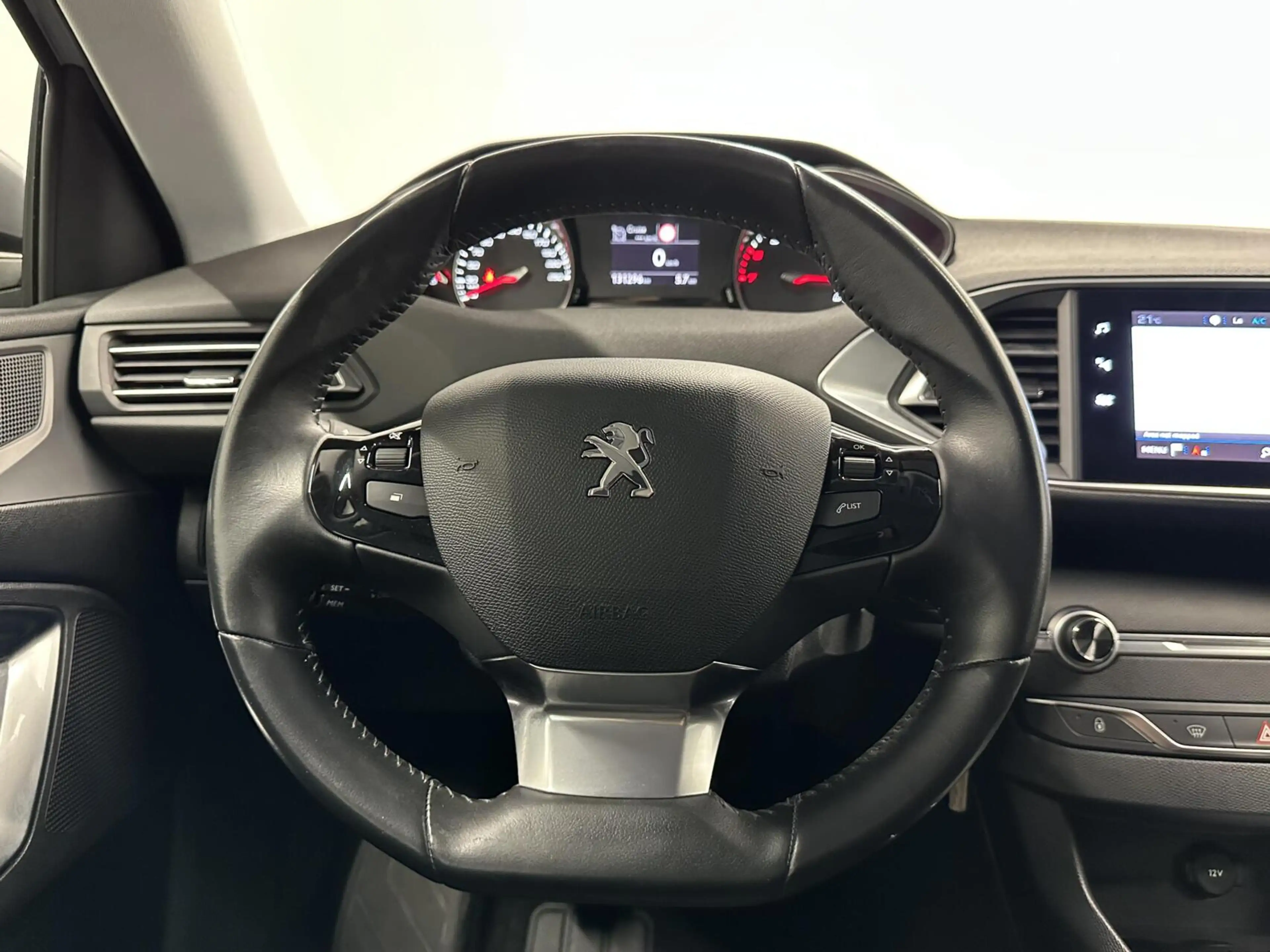 Peugeot 308 SW 1.2 PureTech Blue Lease Active CARPLAY LM NAVI — photo 17