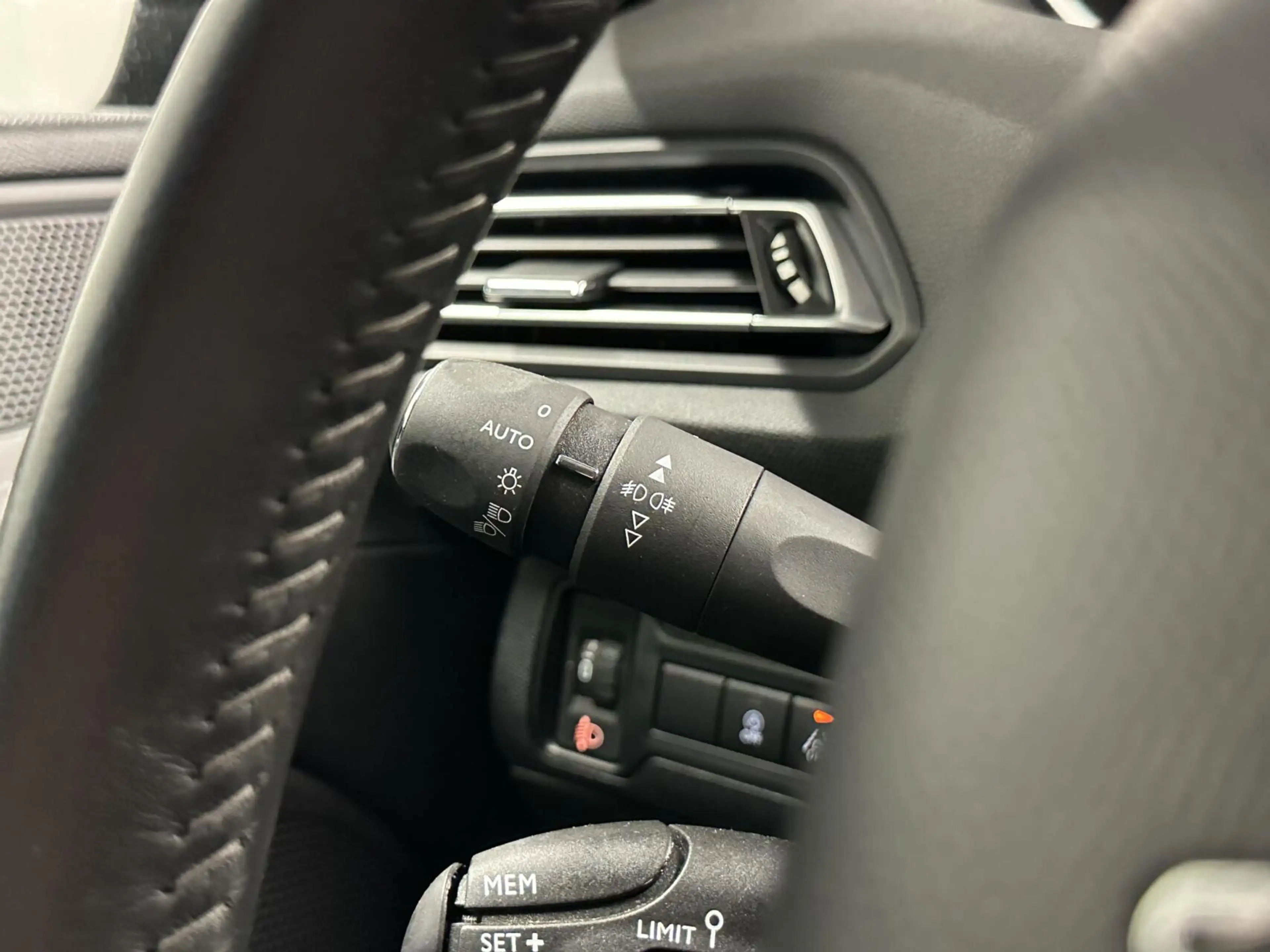 Peugeot 308 SW 1.2 PureTech Blue Lease Active CARPLAY LM NAVI — photo 20