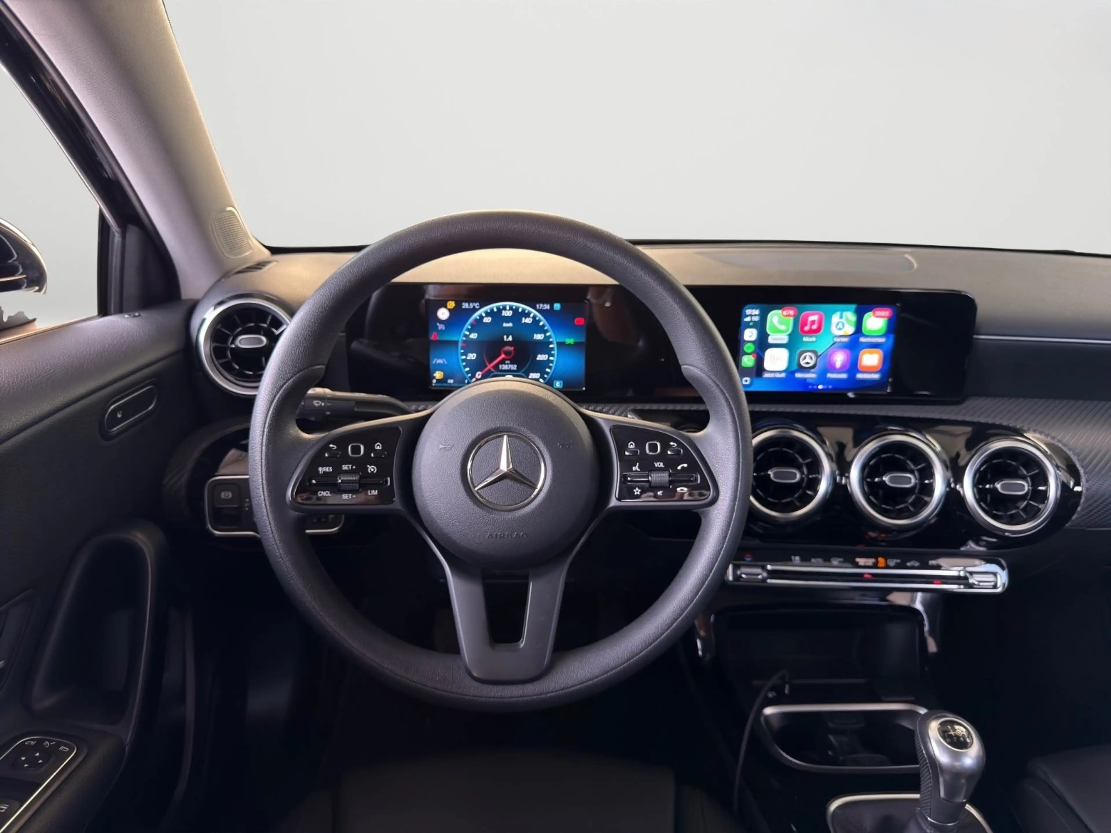 Mercedes-Benz A 180 d Limousine*CARPLAY*NAVI*AHK*PARK-ASSIST* — photo 8