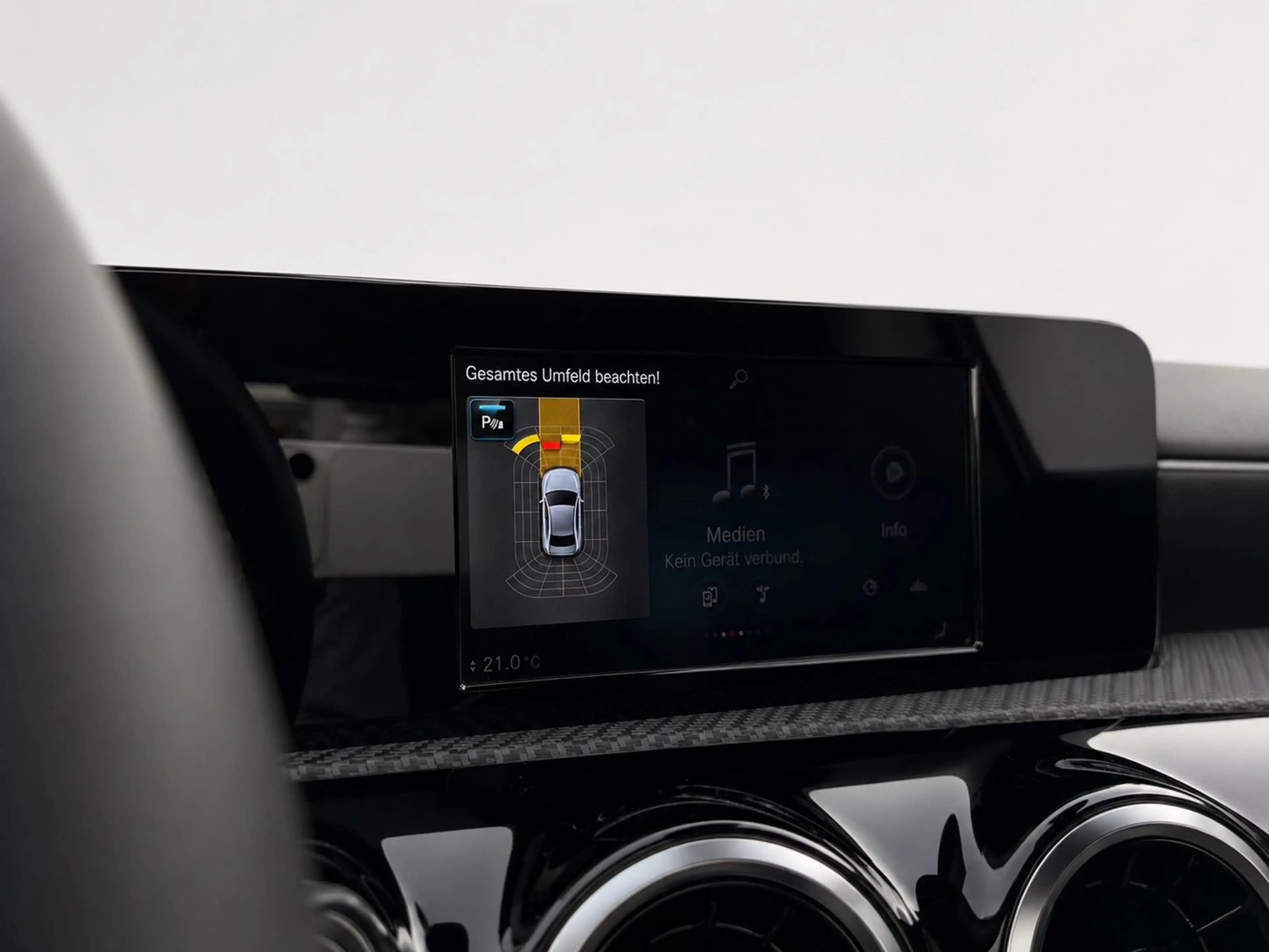 Mercedes-Benz A 180 d Limousine*CARPLAY*NAVI*AHK*PARK-ASSIST* — photo 11
