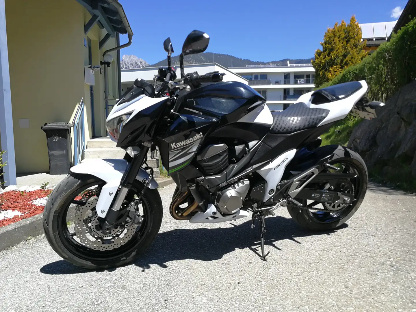 Kawasaki Z 800 Alb - 1