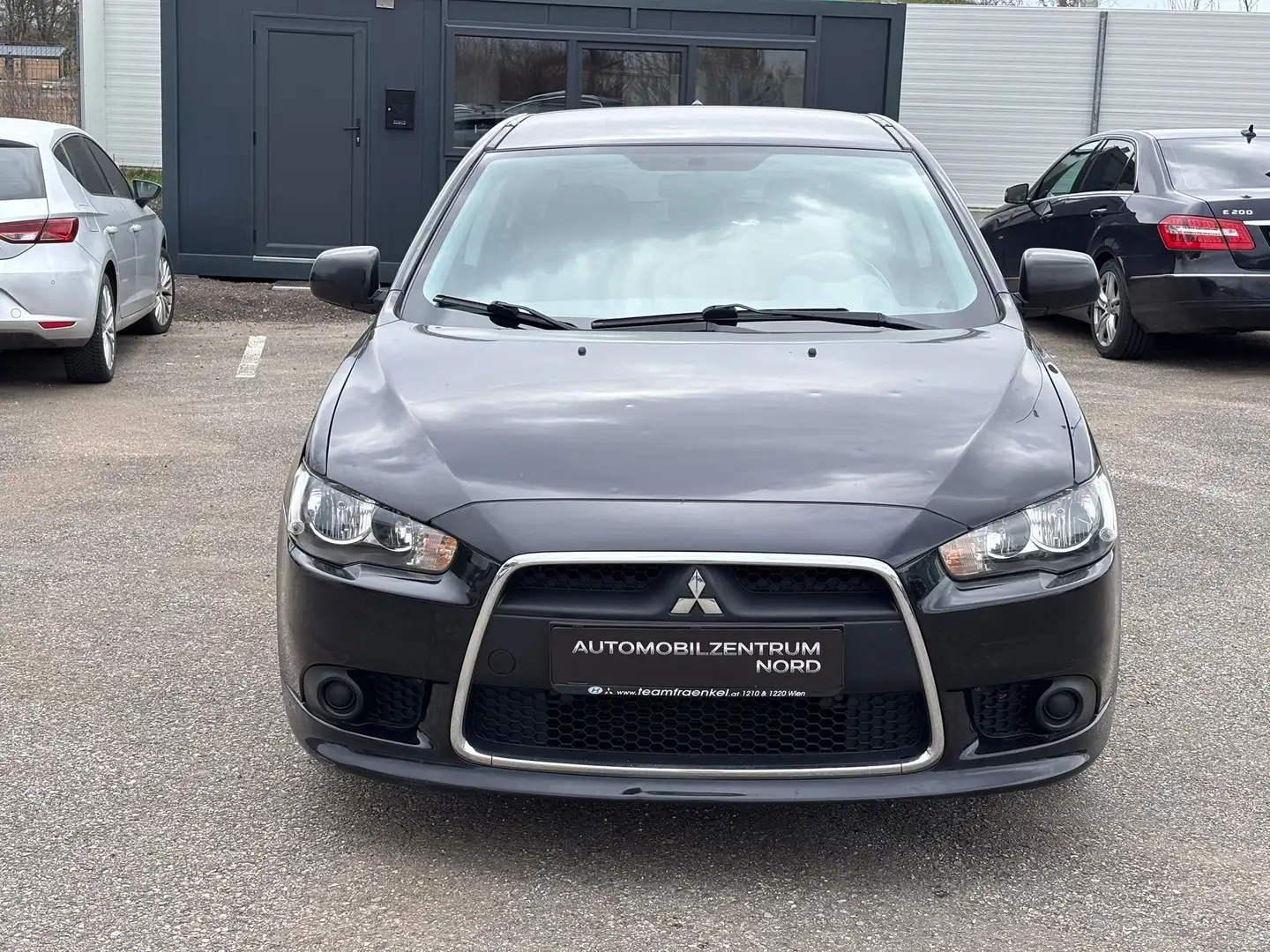 Mitsubishi Lancer 1.6 ClearTec Invite *Pickerl NEU 05.2027* Negro - 2