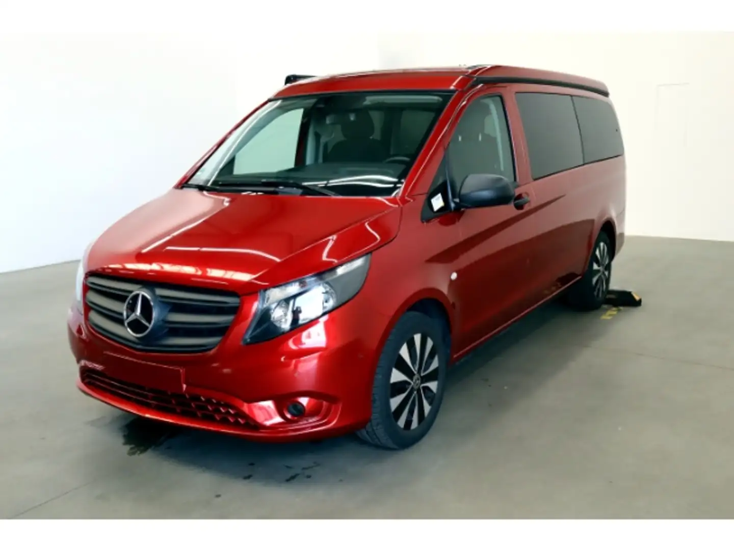 Mercedes-Benz V 220 d Marco Polo Activity Edition Tisch Markise Rot - 2