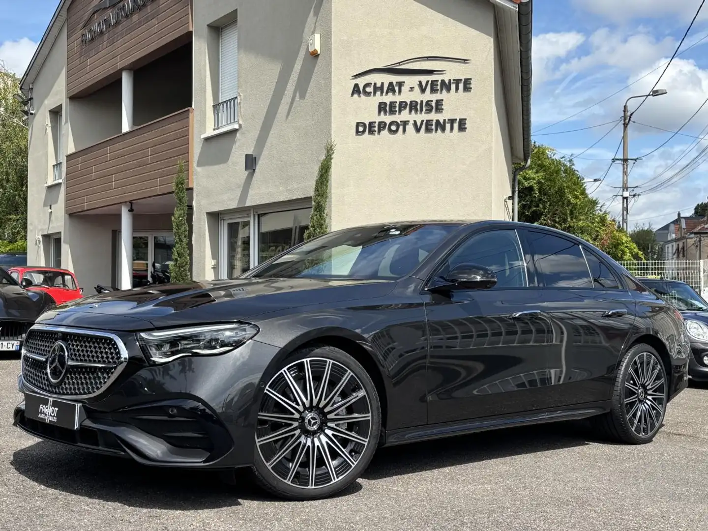 Mercedes-Benz E 220 E 220 d - BVA 9G-Tronic  BERLINE - BM 214 AMG Line 4-Matic - BVA Grau - 1
