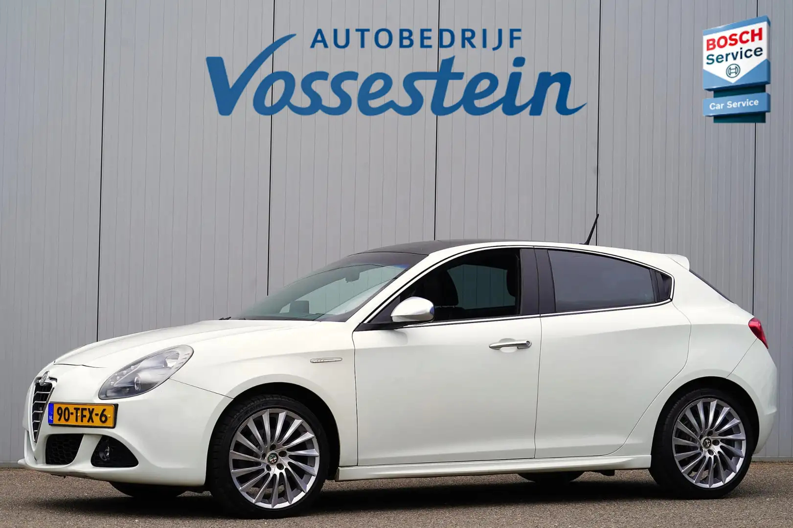 Alfa Romeo Giulietta 1.4 T Distinctive / NL-Auto / Handbak / 170 PK / 1 Bianco - 1
