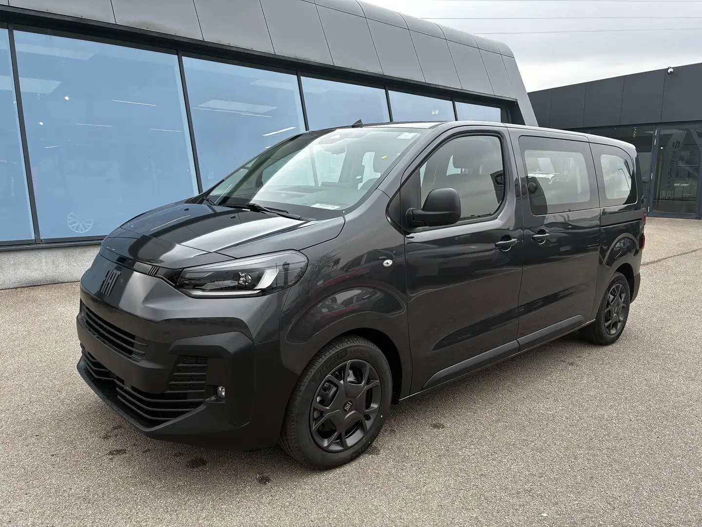 Fiat Scudo Scudo 2.0 MultiJet 180 Pro Aut. Grau - 1