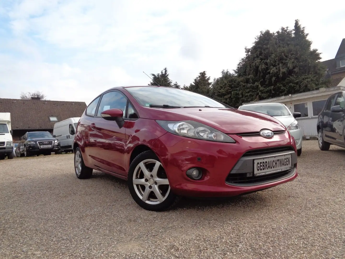 Ford Fiesta Trend Rouge - 1