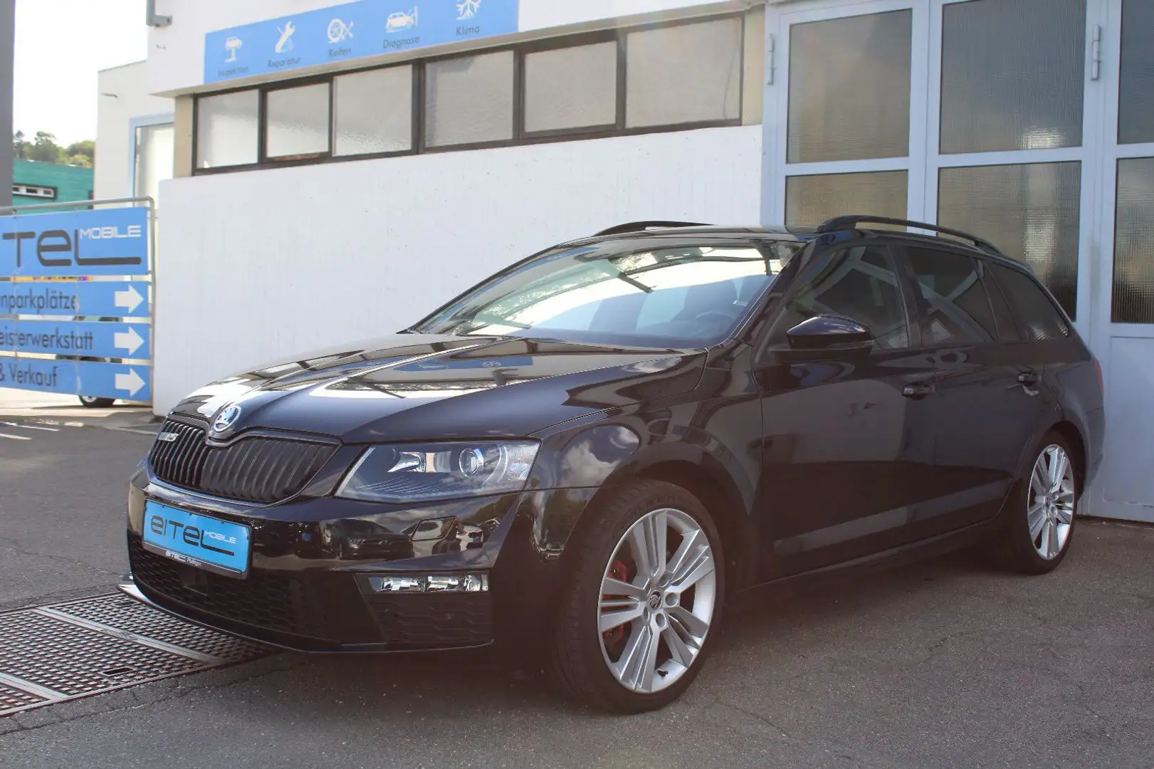Skoda Octavia 2,0 Combi RS Navi ACC Bi-Xenon SHZ Schwarz - 1