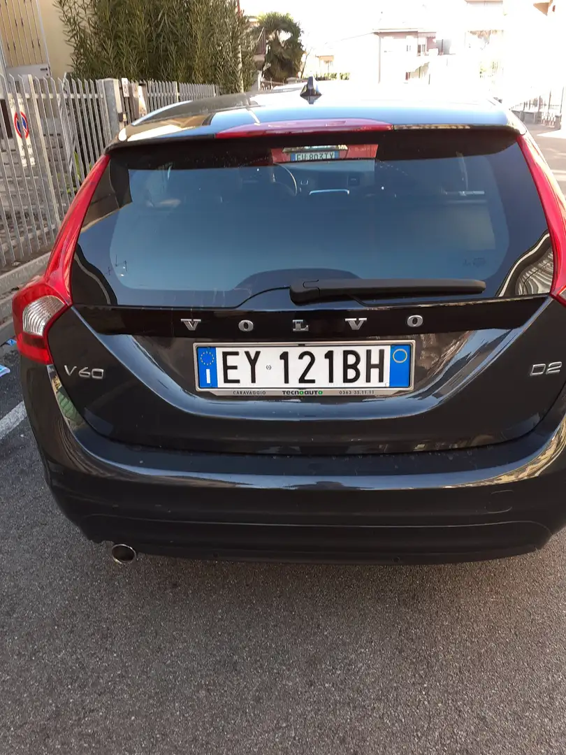 Volvo V60 V60 I 2014 1.6 d2 R-design Momentum powershift Grigio - 1