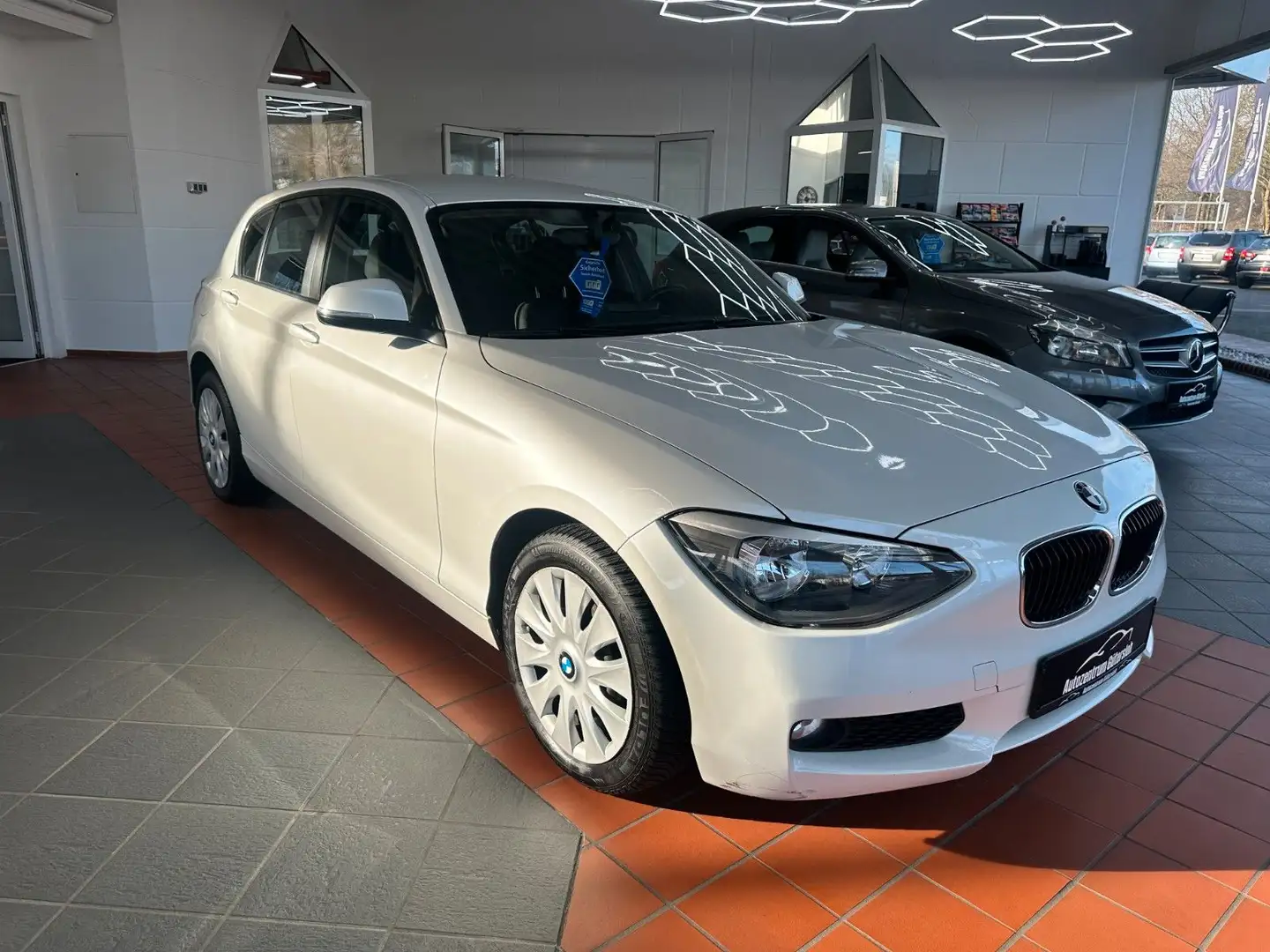 BMW 114 i * Sitz-H. / PDC / ALLWETTER / Garantie * Blanc - 2