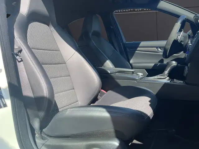Mercedes-Benz C 63 AMG AMG 6.2 V8 – echter Sauger | Sammlerzustand | 125 Ansicht 15