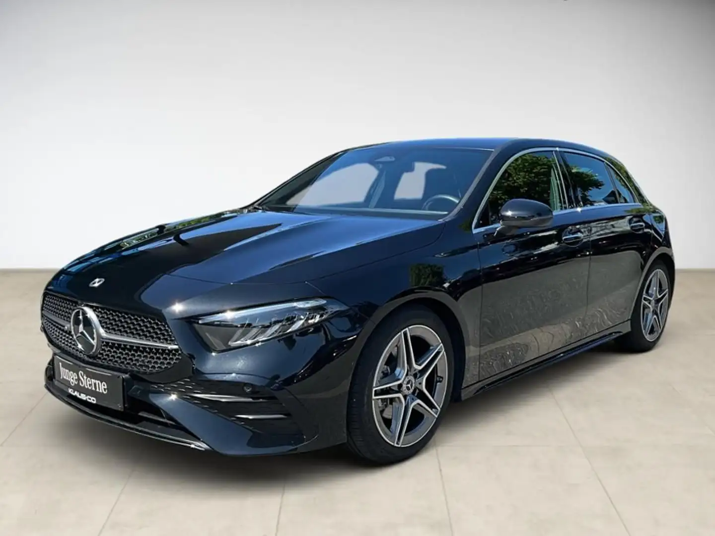 Mercedes-Benz A 200 AMG Style mit AHK Schwarz - 1