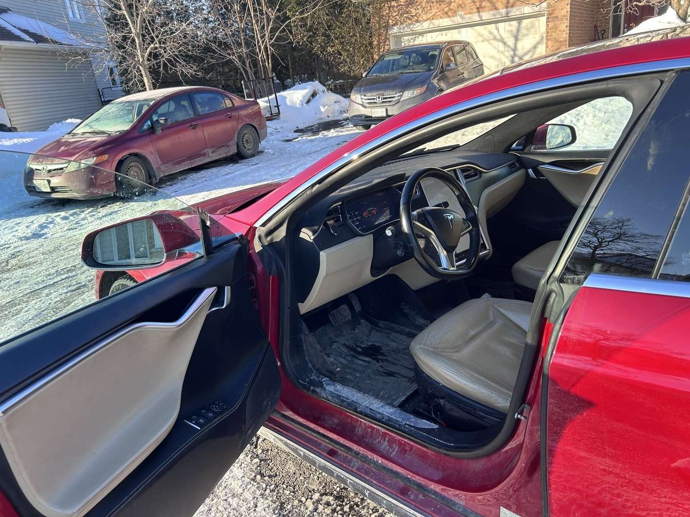 2016 Tesla Model S S90D thumb 8
