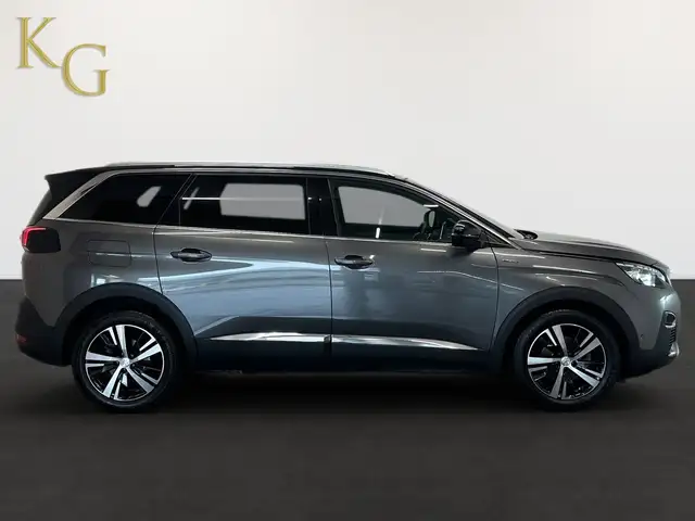 Peugeot 5008 view 9