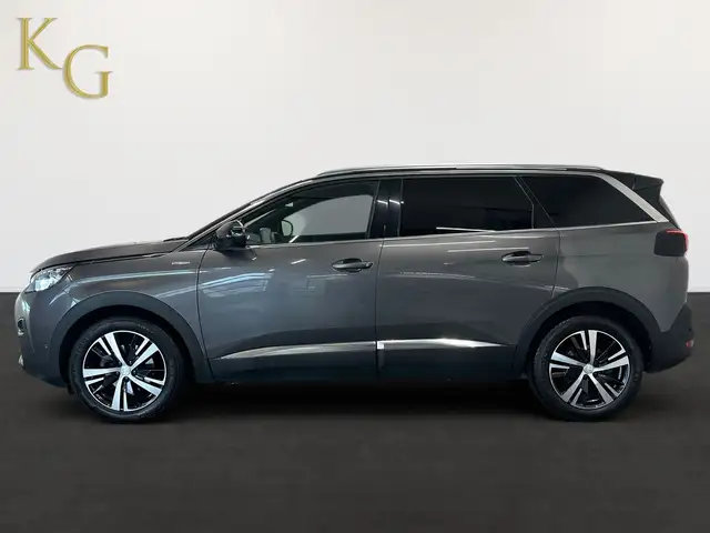 Peugeot 5008 view 4
