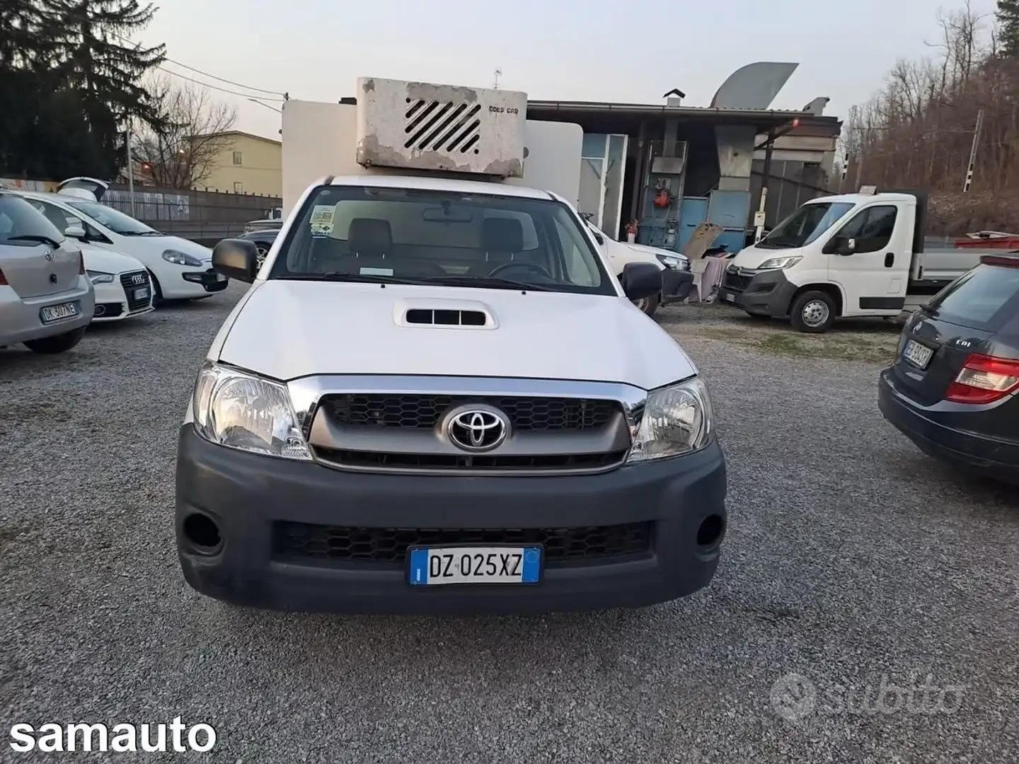 Toyota Hilux TOYOTA HILUX 2.4 D-4D 4WD CHASSIS & CAB COMFORT Blanco - 1