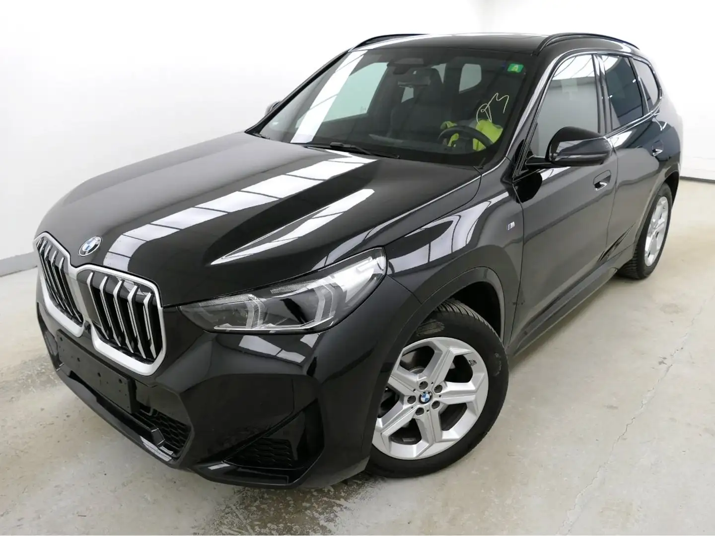 BMW X1 sDrive 20i M Sport Pano HUD ACC DrivingProf Noir - 1